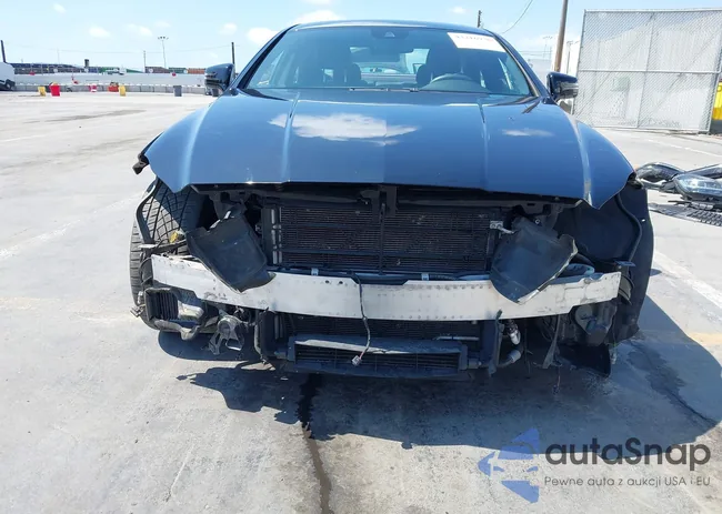 WDDLJ7EB7CA033353: 43216938