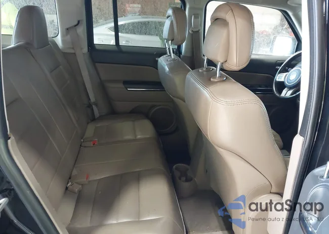 1C4NJRCB9CD568104: 43218008