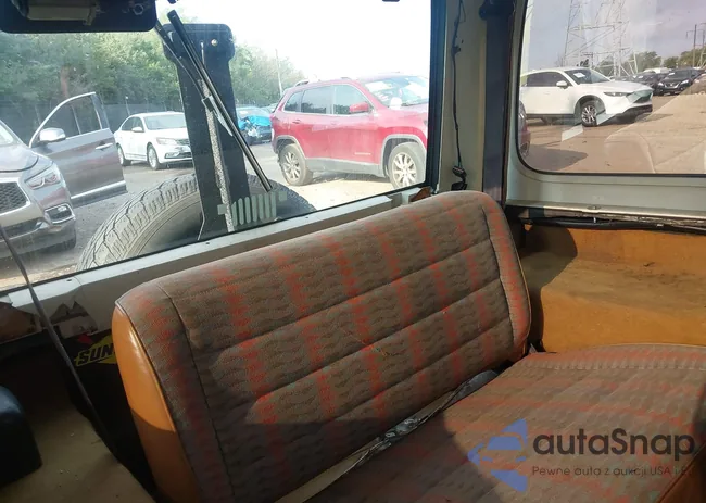 1J4FY19P3SP235151: 43217557