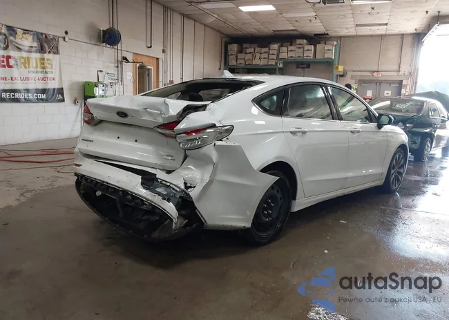 3FA6P0T98LR157995: 43219160