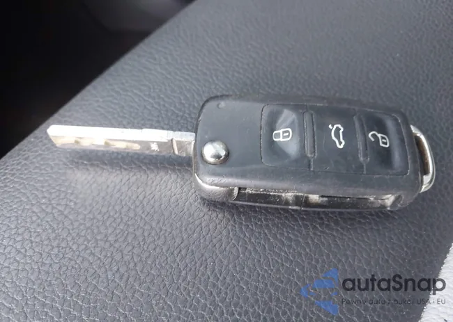 1VWJM7A39JC035613: 43218568