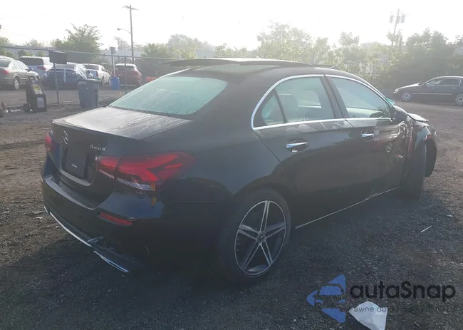 W1K3G4FB4NJ351803: 43218630