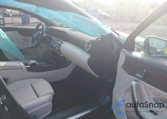 W1K3G4FB4NJ351803: 43218630