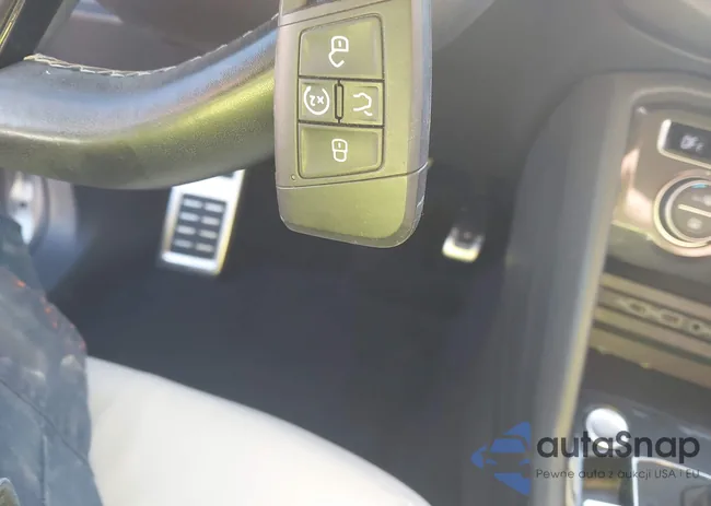 3VV4B7AX6KM102565: 43218901