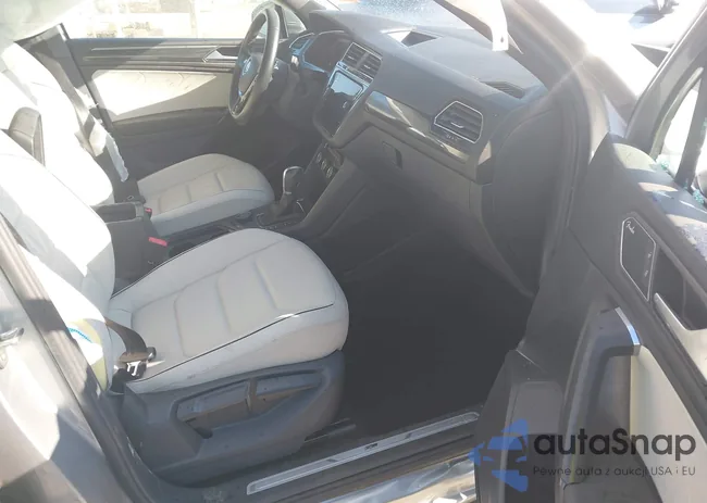 3VV4B7AX6KM102565: 43218901