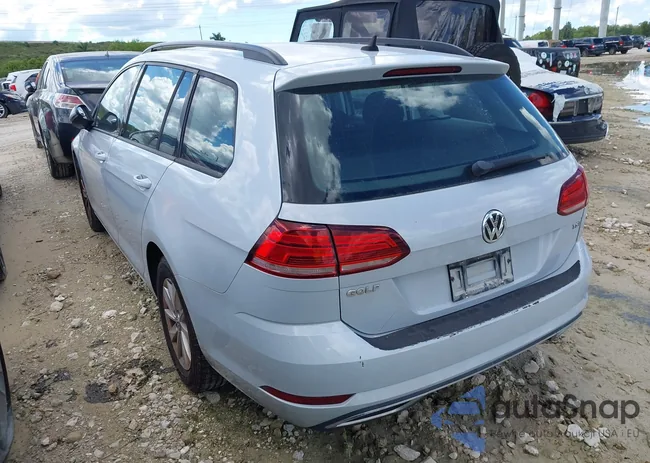 3VWD17AU2JM762959: 43220261