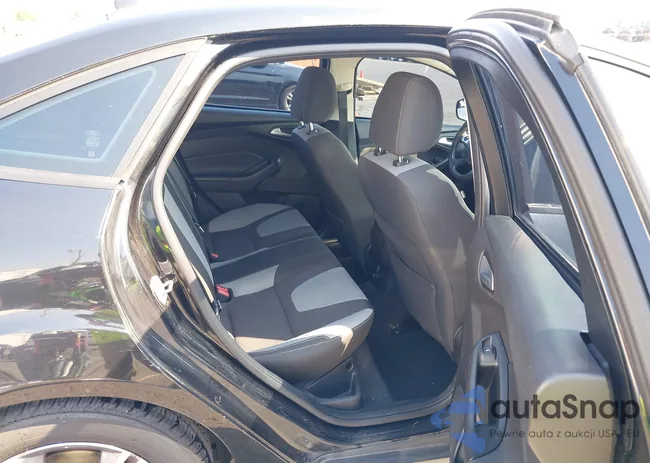 1FADP3F21EL225076: 43219552