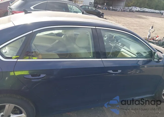 1VWAT7A33EC024244: 43219622