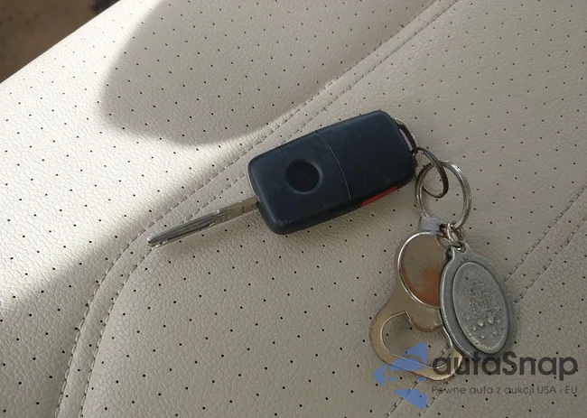 1VWAT7A33EC024244: 43219622