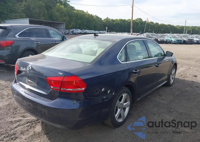 1VWAT7A33EC024244: 43219622