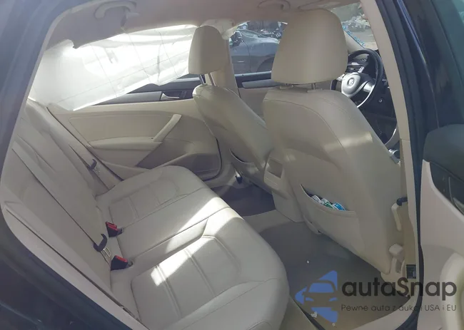 1VWAT7A33EC024244: 43219622