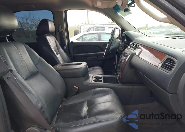 1GNSKBE03CR317995: 43220907