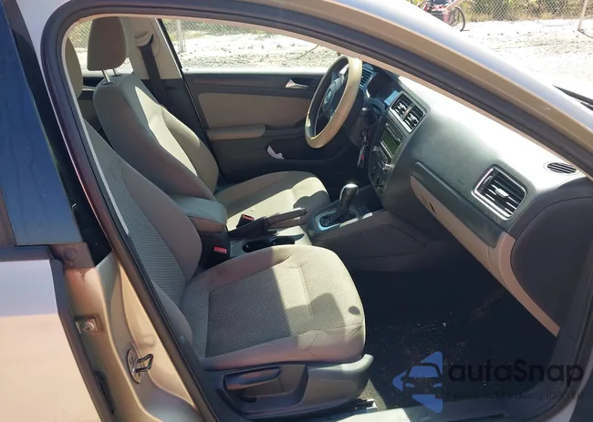 3VW2K7AJ6EM309380: 43222070