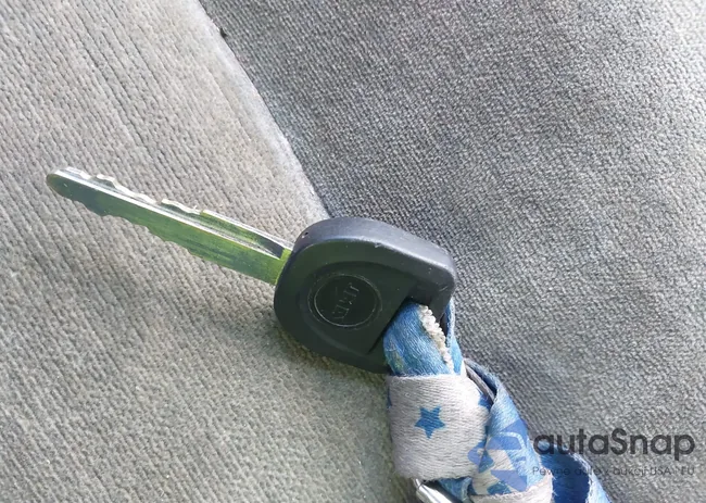 JM3LW28G8Y0104490: 43222263