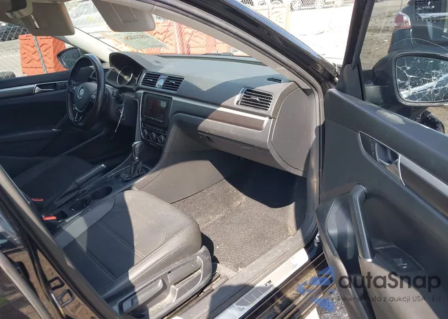 1VWDT7A33HC002729: 43222297