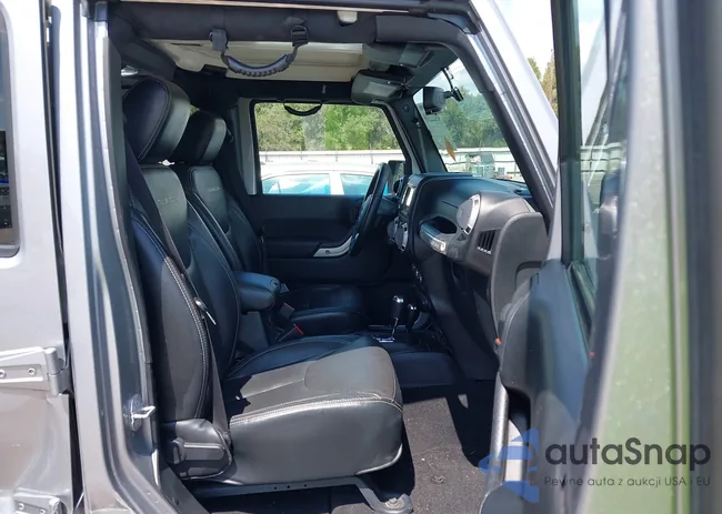 1C4BJWFG9GL264789: 43222319