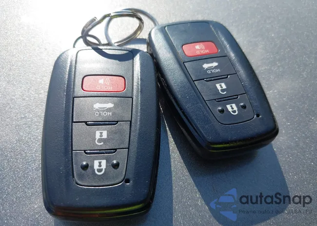 4T1K61AK3PU100136: 43222647