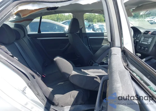 3VWJZ7AJ9AM007549: 43223560