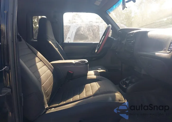 1FTYR44U62PA39697: 43225251