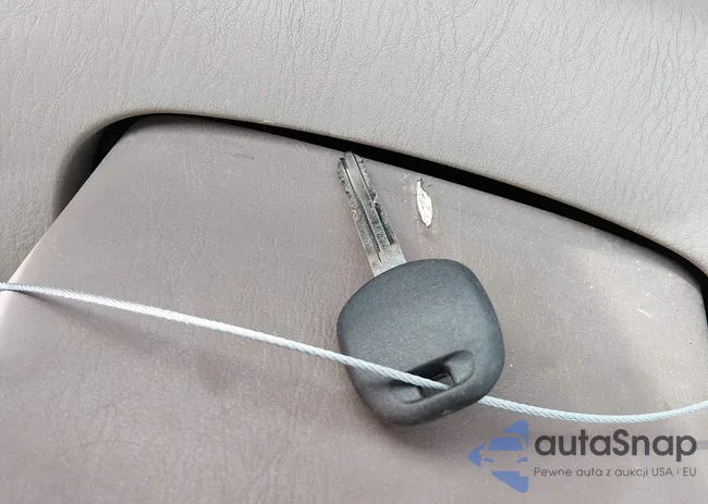 4T1BF28B8YU051514: 43225268