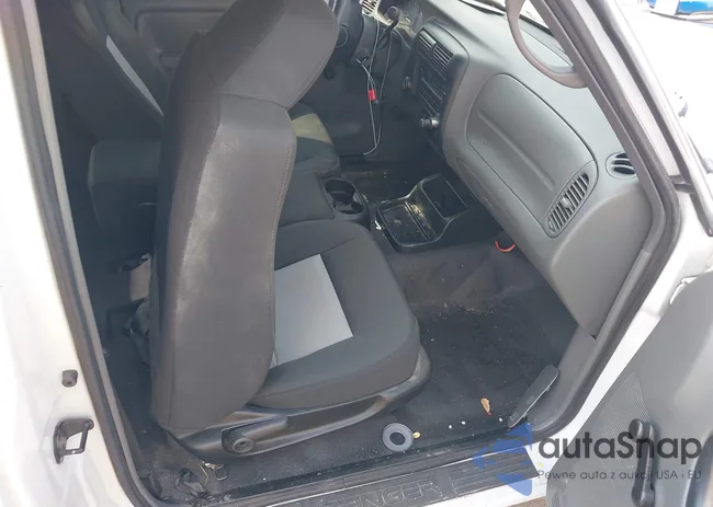 1FTYR14E09PA07572: 43225392