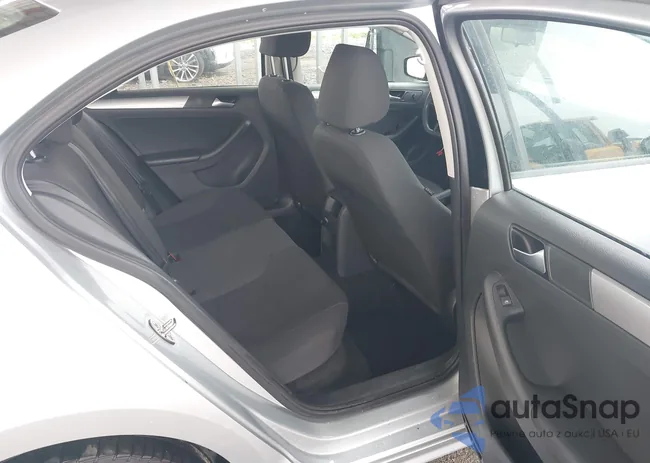 3VWD17AJ5FM248827: 43226465