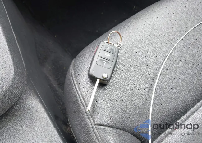 3VWD17AJ0JM238487: 43227907