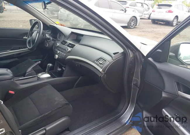 1HGCP26719A118754: 43228123