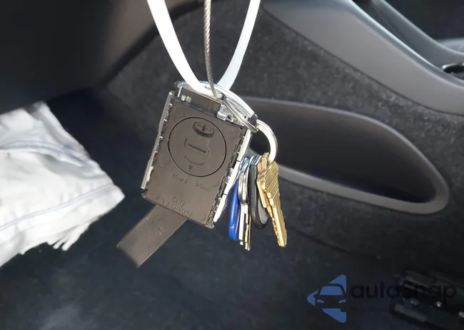 YV4AC2HM3M2521932: 43228233