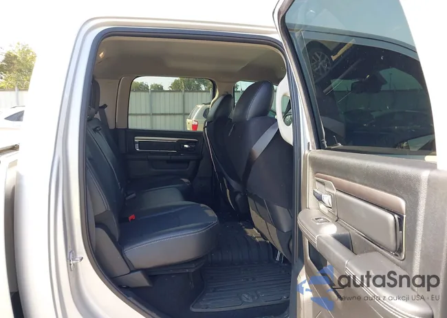 3C6UR5DL7JG399048: 43228466