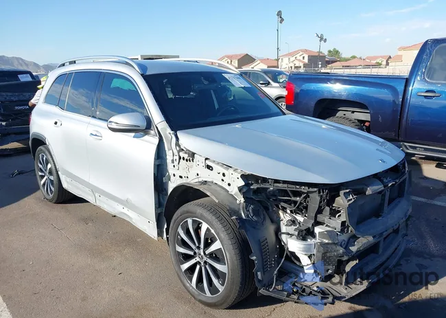 W1N4M4GBXNW199592: 43227600