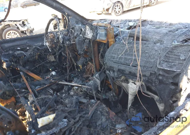 2C4RC1GG4DR539093: 43228937