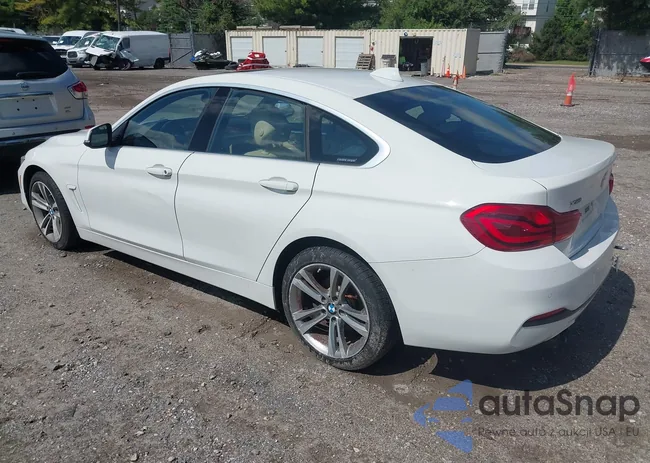 WBA4J3C58JBB97271: 43229062