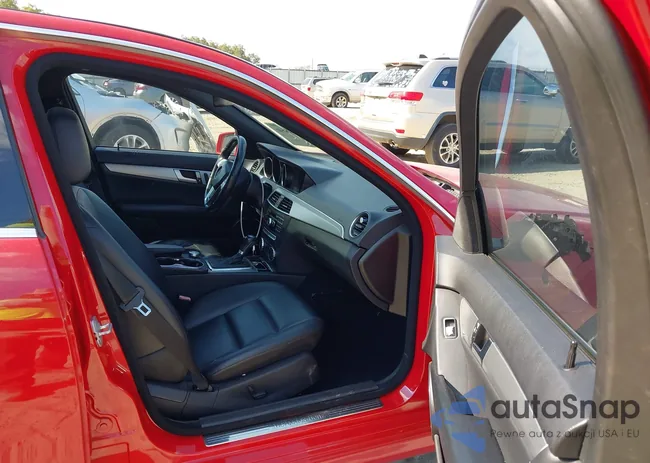 WDDGF4HB5DR272495: 43228546