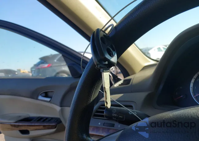 1HGCP2F72AA178837: 43228658