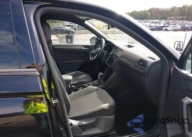 3VV8B7AX2PM140903: 43230208