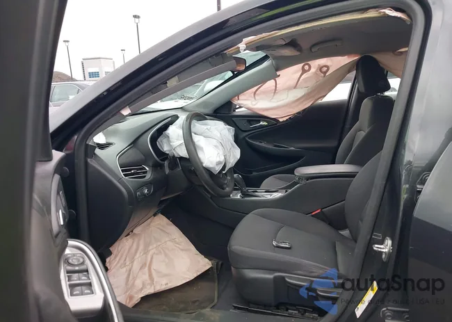 1G1ZB5ST3HF293027: 43229617