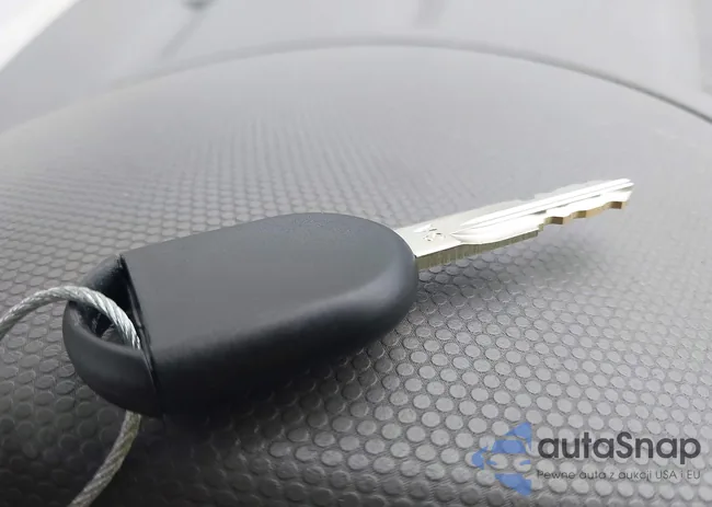 1FMCU03Z38KD00722: 43231505