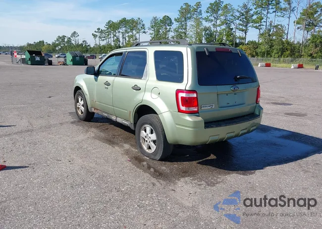 1FMCU03Z38KD00722: 43231505