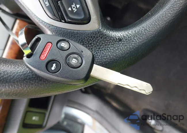 1HGCP3F79CA002957: 43231649