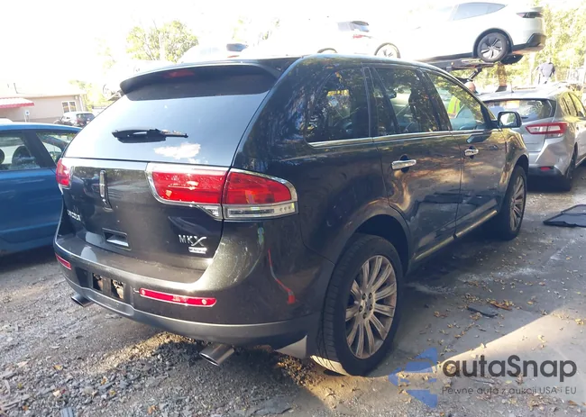 2LMDJ8JK3DBL28420: 43231789