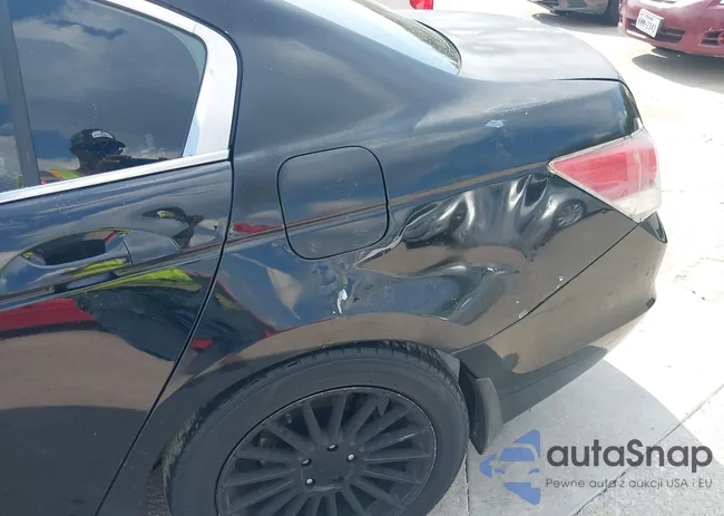 1HGCP2F42AA052709: 43232891