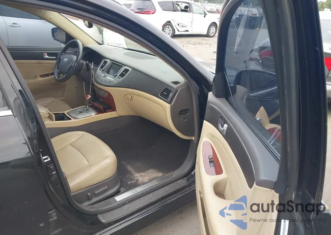 KMHGC4DD0DU253579: 43233062