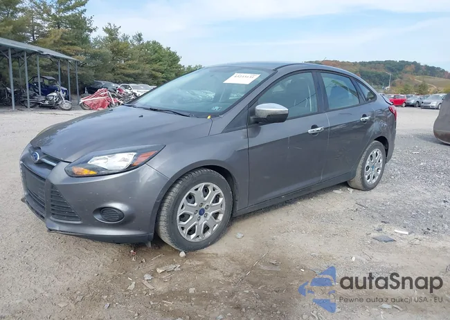 1FAHP3E28CL182453: 43233131