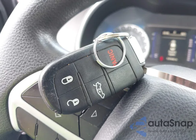 1C3CCCFB7FN560628: 43233934