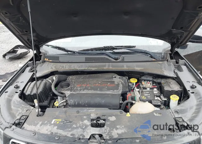 3C4NJDAB5JT256830: 43233948