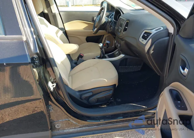 3C4NJCAB2JT124523: 43234363