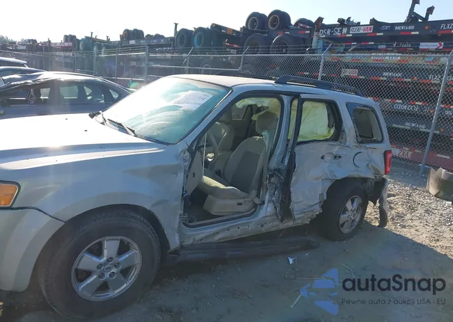 1FMCU03Z38KE74208: 43233504