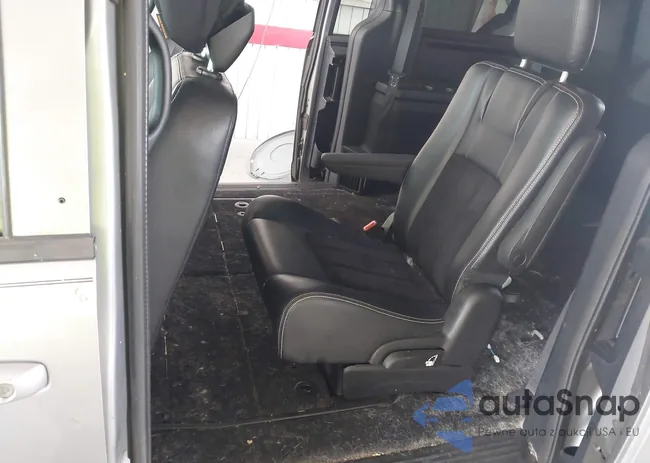 2C4RDGCG5FR705047: 43233597