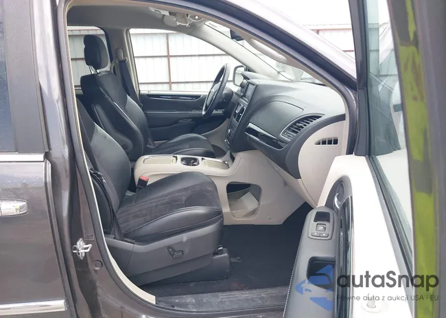 2C4RC1JG5FR741937: 43233834